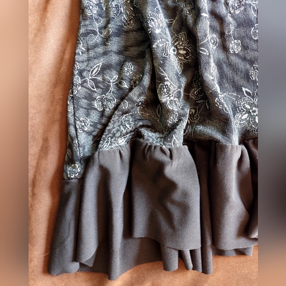 🎀2 for 50🎀 SAN FRANCISCO - midi black silver sparkling dress - Picture 5 of 7